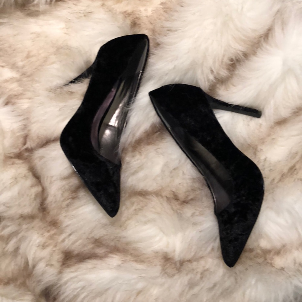 BLACK HEELS - Picture 5 of 5